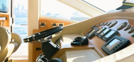 AQUABAY-–-70’-Luxury-Sports-Yacht6