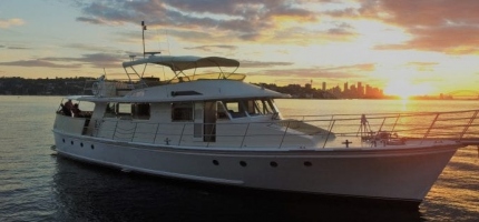 JOHN-OXLEY-–-80′-Luxury-Boat-–-NYE5